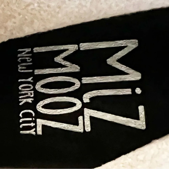 Miz Mooz New York Sallie Gray Button Ankle Boot Women’s 40 Wide Boots New In Box - Picture 9 of 16